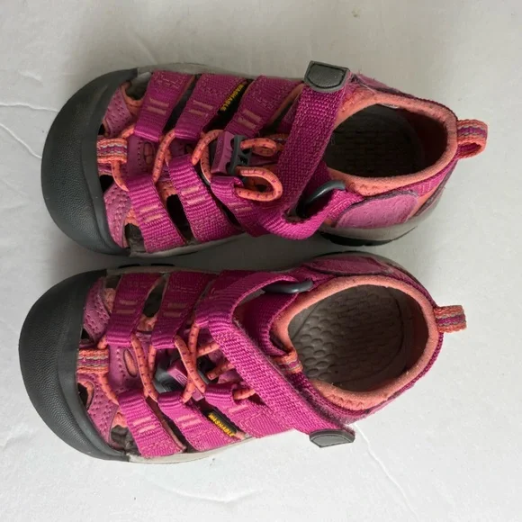 Keen Newport H2 Berry Fusion Pink Hiking Sandals size 8 - Picture 2 of 5